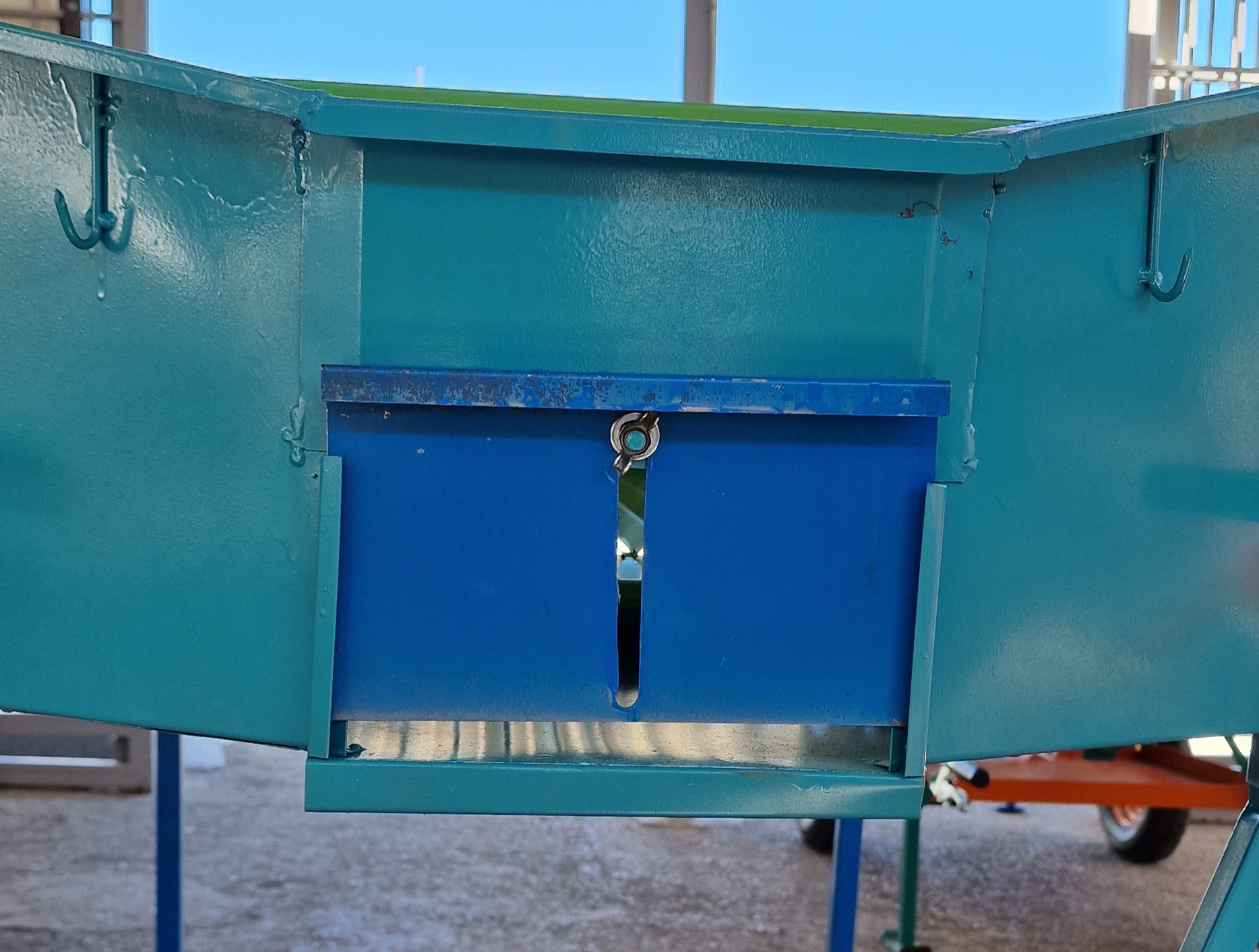 Dimopanas - ΚΟΣΚΙΝΟ ΕΛΙΑΣ ΚΟΥΝΙΣΤΟ ΜΕ ΜΙΑ Ή ΔΥΟ ΡΟΔΕΣ ΕΛΛΗΝΙΚΗΣ ΚΑΤΑΣΚΕΥΗΣ